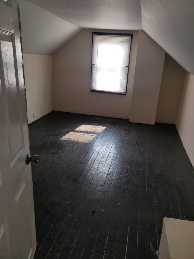 Rolonda's room