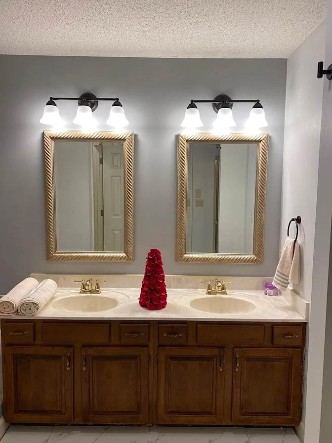 Alcove Rooms's room