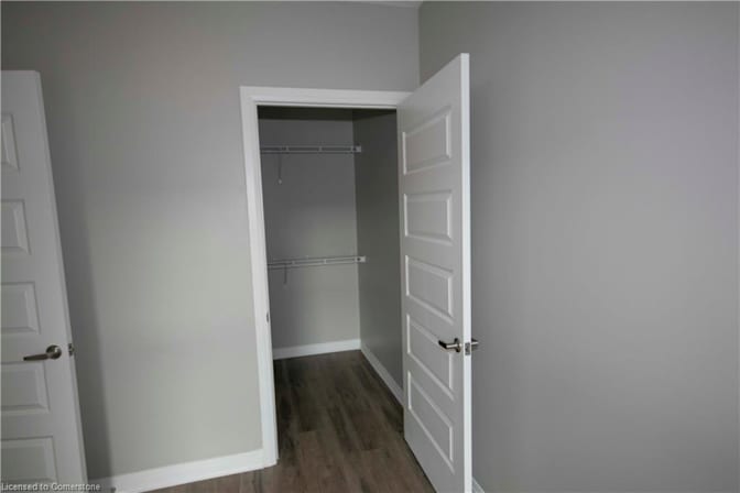 Mercedes's room
