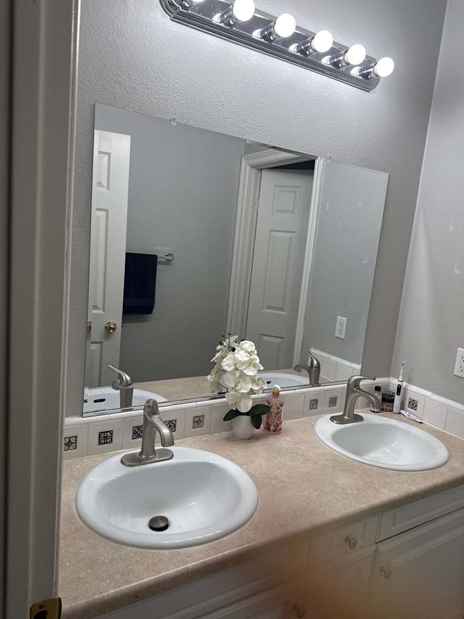 Jorge Herrera's room