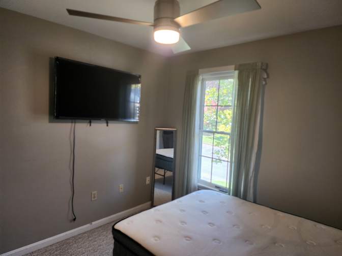 Enrique's room