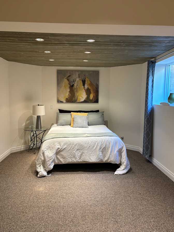 Canmore Room Rental's room