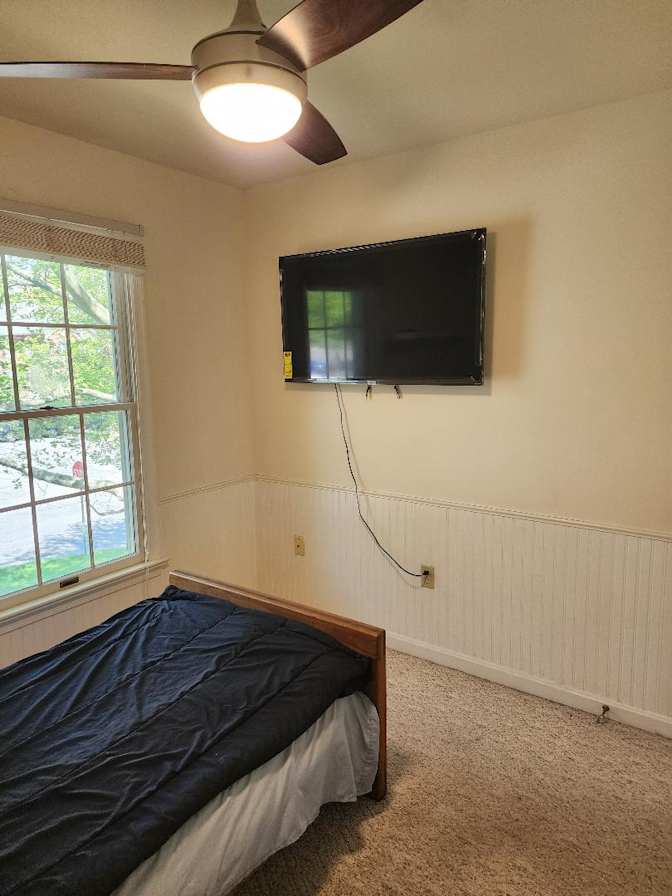 Enrique's room