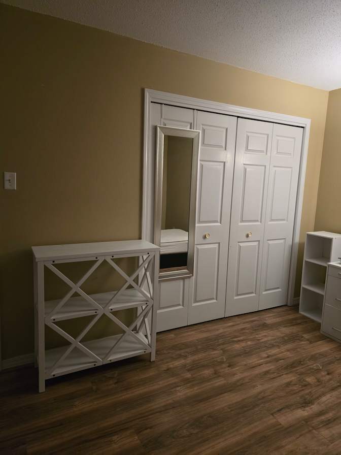 Liz's room