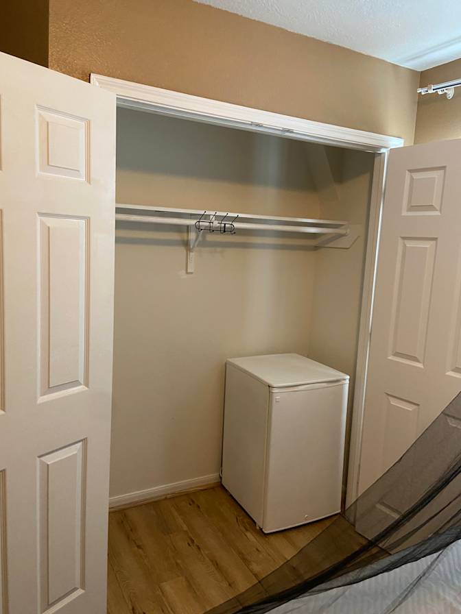 Tom's room