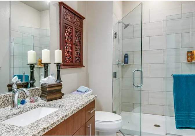 Cozy Furnished Room in a Great Home's room
