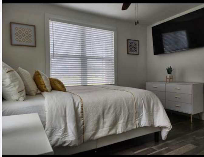 Dee's room
