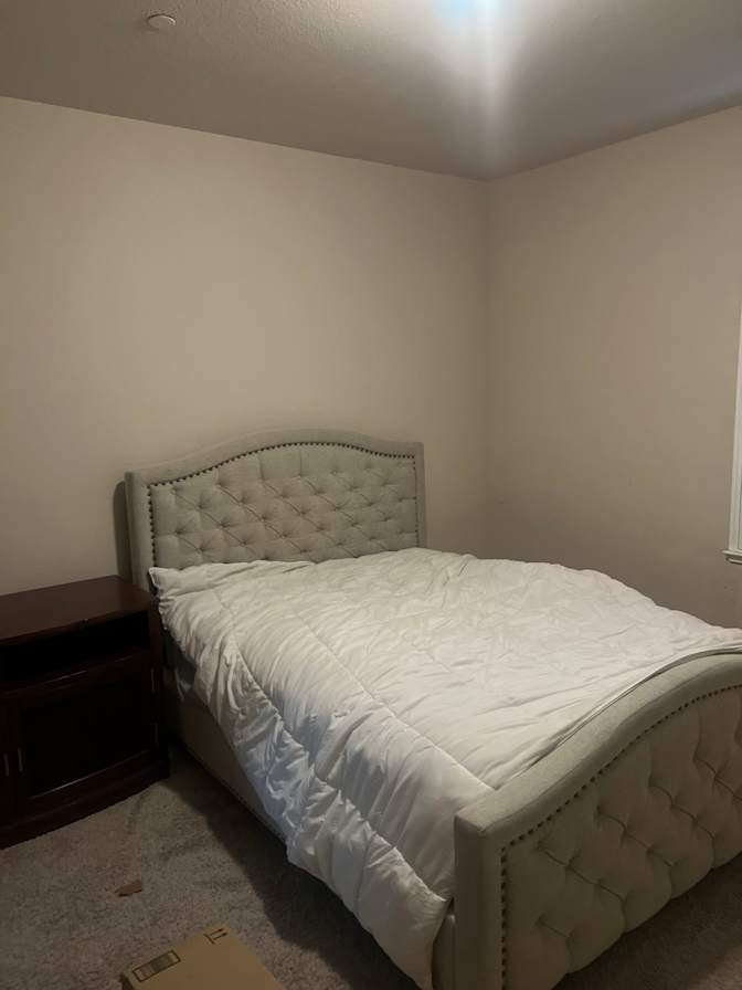 Quy's room
