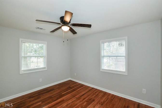 Alcove Rooms's room