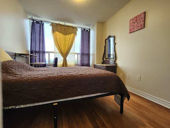 Jules's room