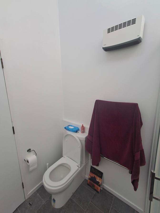 Vivian KM De Almeida's room