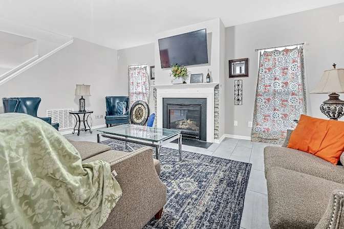 Alcove Rooms's room