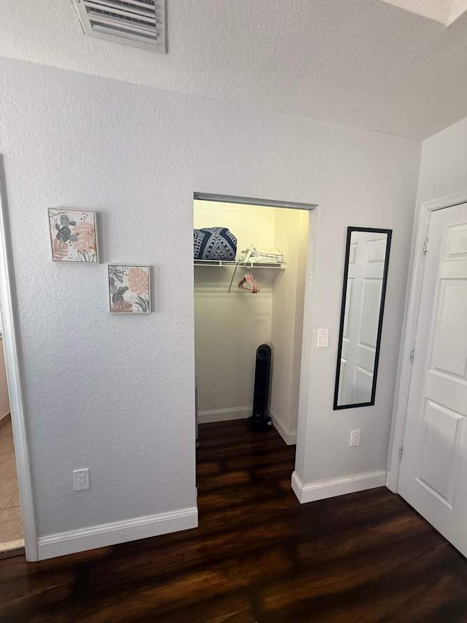 Javier Pazmino's room