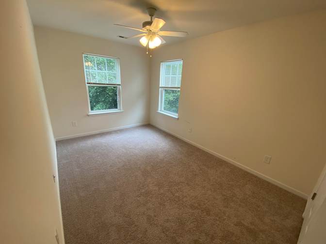 Alcove Rooms's room