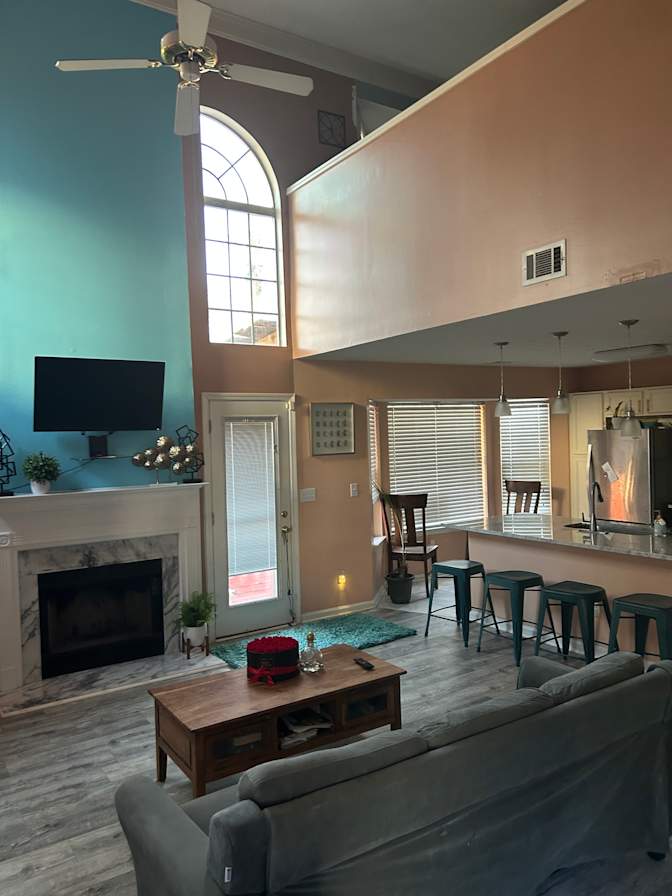 Dee's room