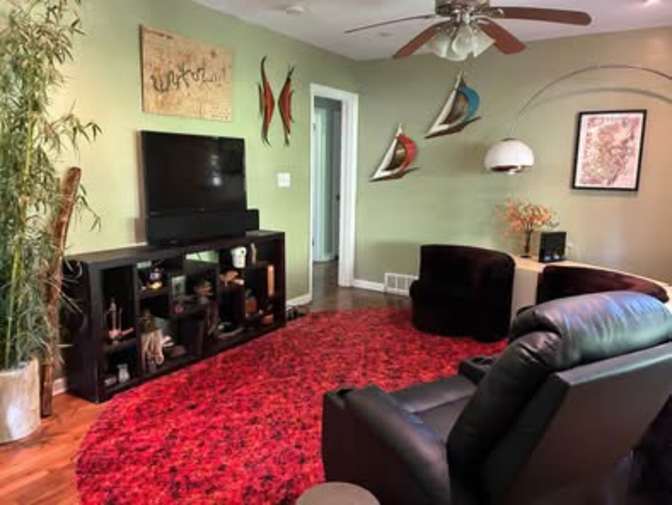 Jen Hodges's room