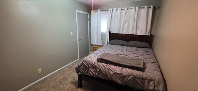 Frank Ramirez Jr's room