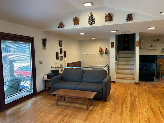 Darius M Hatami's room