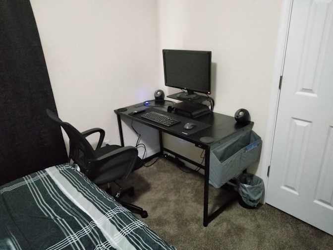 Roberto's room