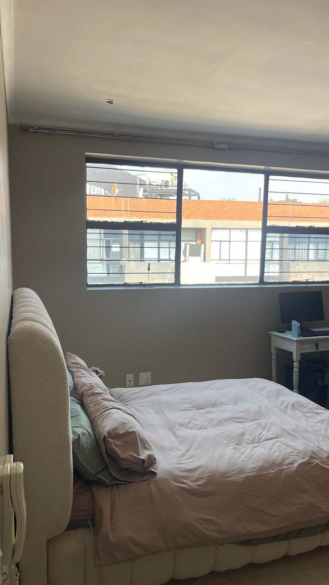 Azola's room