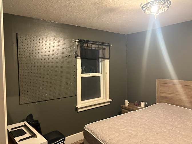 chet's room