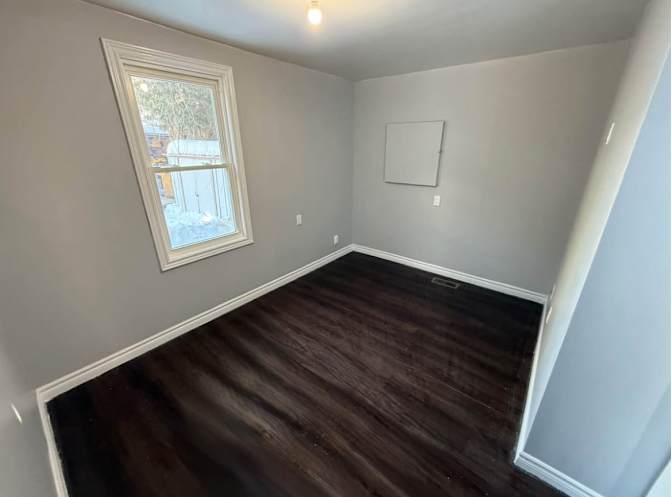 Amanda Dupuis's room