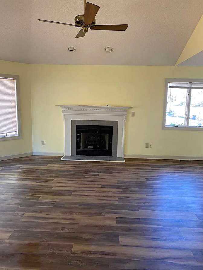Alcove Rooms's room