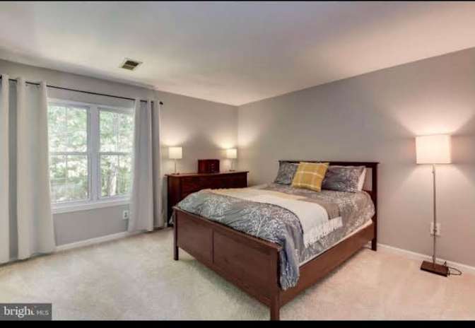 Jen B's room