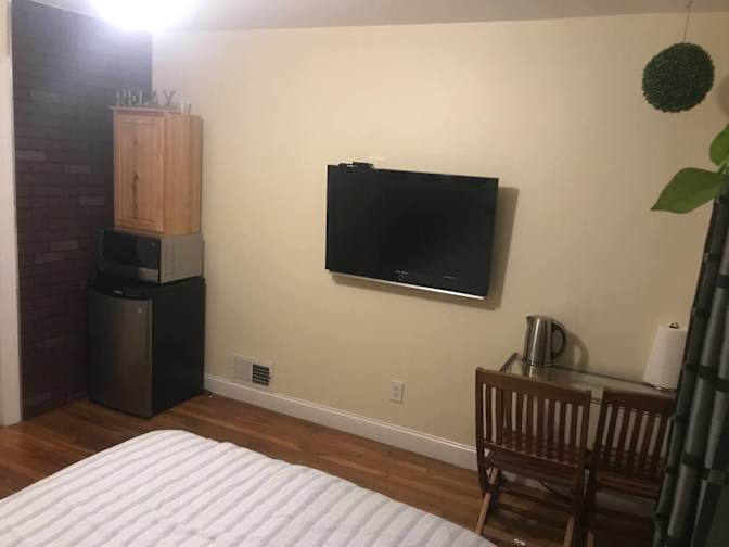 leo's room