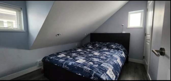 La Monte's room