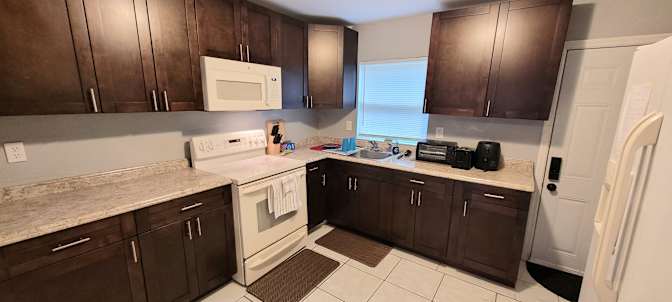Cozy Home Away Rentals's room