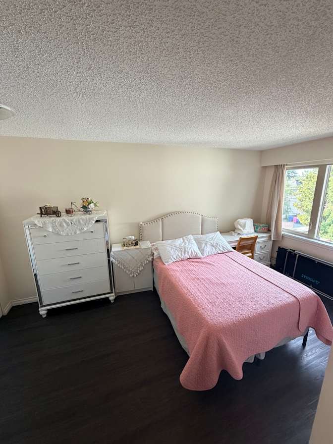 Carmen's room