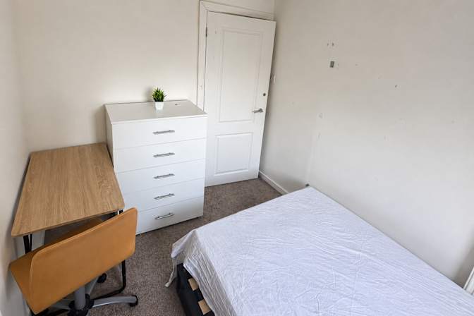 LDS Property Finder's room