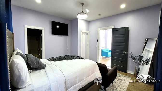 GBU Holdings Group's room