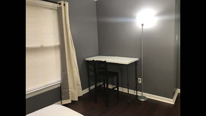 Ei's room
