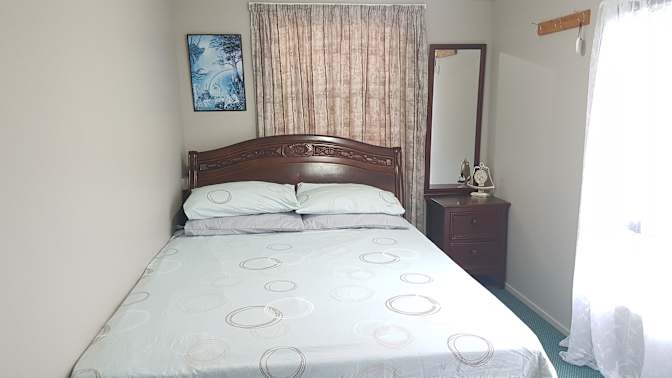ROWENA VILLON's room