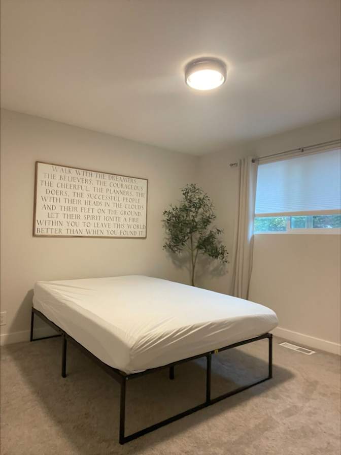 Liz's room