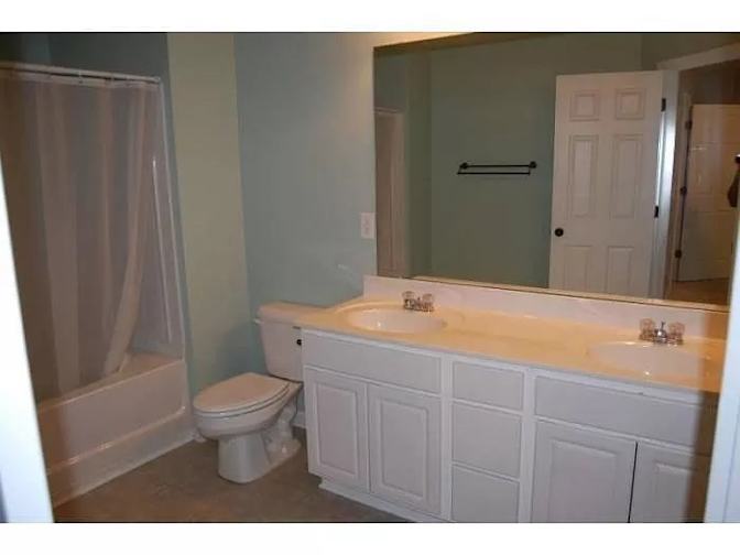 Alcove Rooms's room