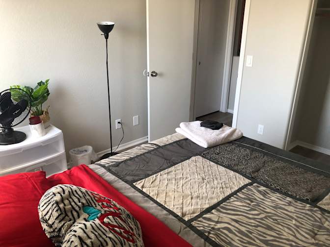 Lia Homes's room