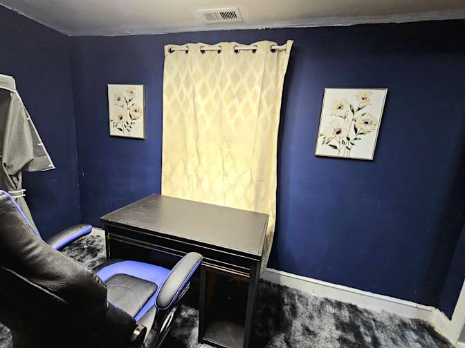 Nana's Village's room