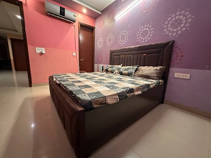 Abhay Garg's room