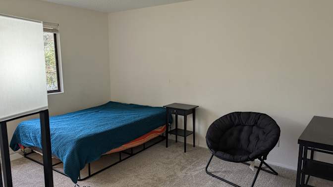 Hong Nguyen's room