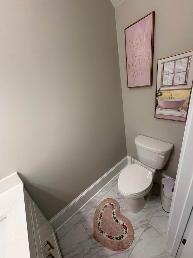mercedes's room
