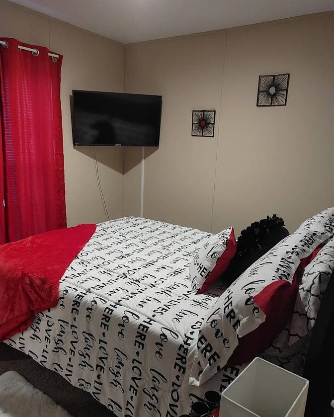 Alcove Rooms's room