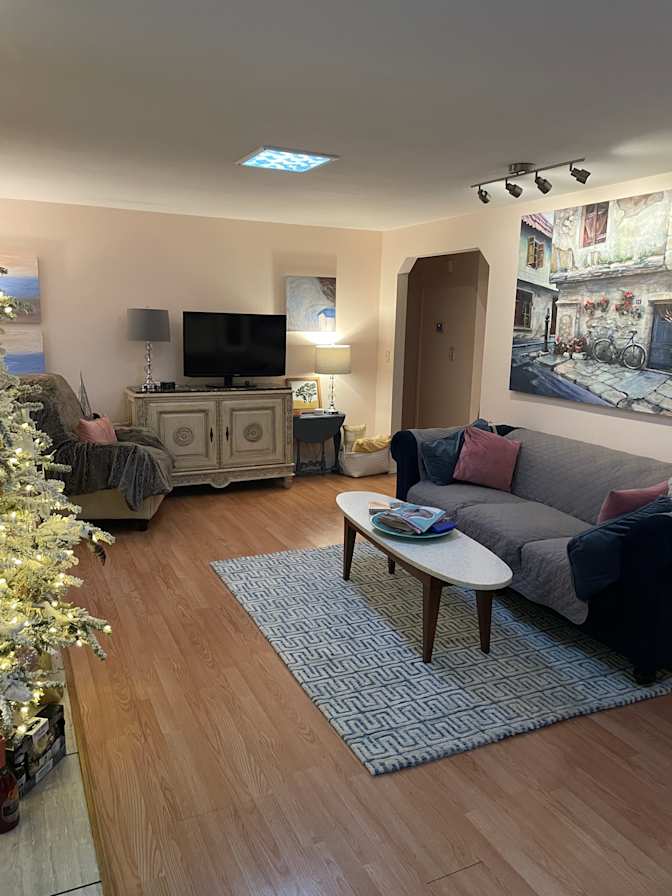 Kimberly Lakin's room
