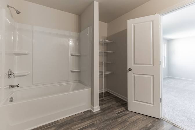 Alcove Rooms's room