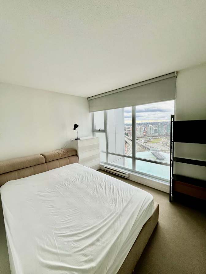 Lee's room