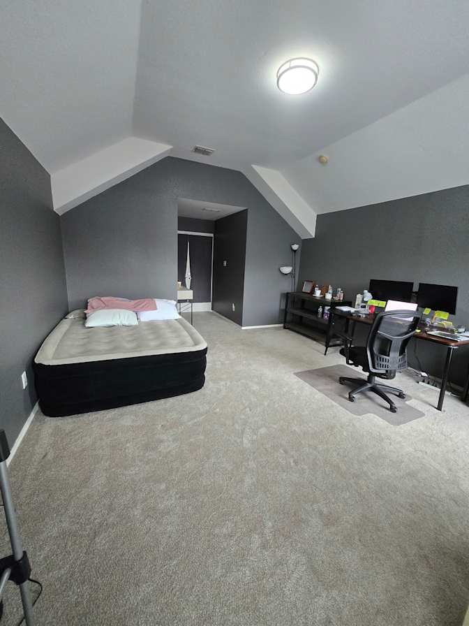 Kim Dee's room