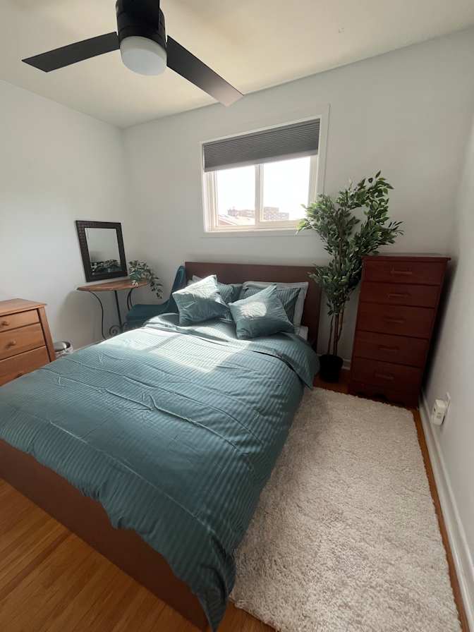 Dee's room