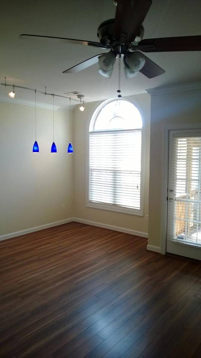 Alcove Rooms's room